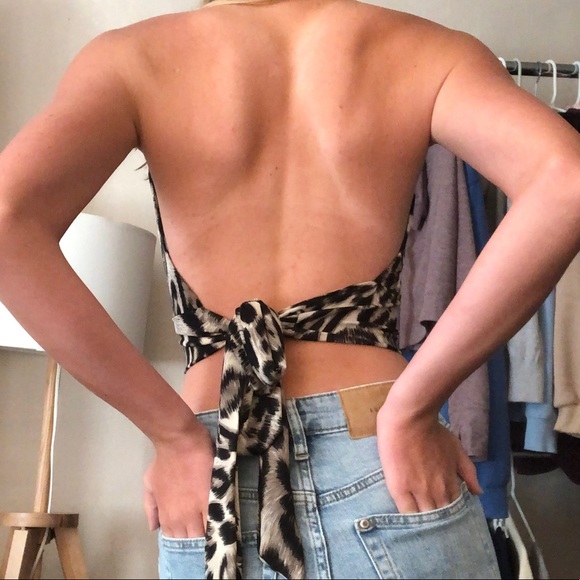 ✨Glamazon Animal Print Low Cut Halter Top✨ - Picture 3 of 5